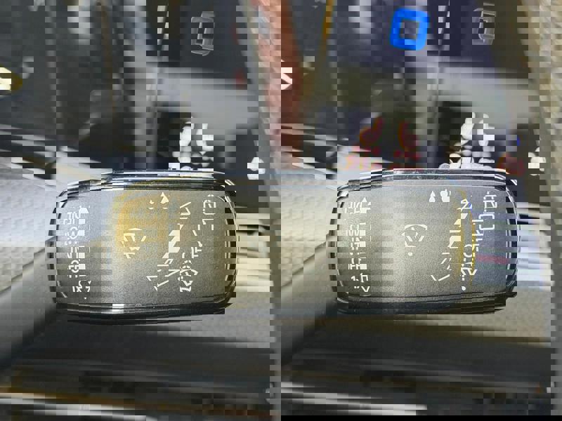 Image Volkswagen 潇晬嘠䥉⁉敂汲湩⁥䌨ㅄ⠩㈱㈮㄰ 1.5 eTSI 150 R-Line DSG7 Full leds GPS Carplay Radar AV/AR Sièges chauffants ACC Clim auto Gtie 1 an